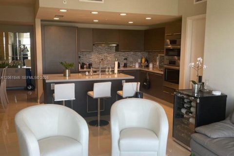 Condo in Doral, Florida, 3 bedrooms № 2254106 - photo 4
