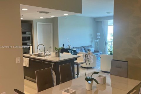 Condo in Doral, Florida, 3 bedrooms № 2254106 - photo 10
