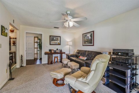 House in Safety Harbor, Florida 3 bedrooms, 150.78 sq.m. № 1909476 - photo 15