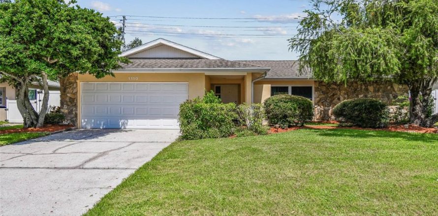 House in Safety Harbor, Florida 3 bedrooms, 150.78 sq.m. № 1909476