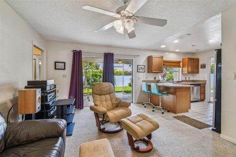 House in Safety Harbor, Florida 3 bedrooms, 150.78 sq.m. № 1909476 - photo 14