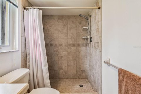 House in Safety Harbor, Florida 3 bedrooms, 150.78 sq.m. № 1909476 - photo 27