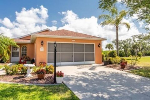 House in Port Charlotte, Florida 3 bedrooms, 136.1 sq.m. № 1901249 - photo 1