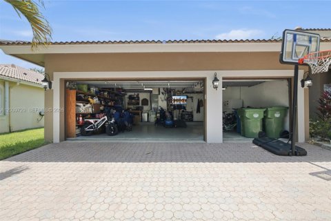 Villa ou maison à vendre à Weston, Floride: 4 chambres, 242.01 m2 № 2089566 - photo 6