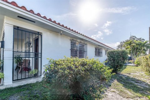 Propiedad comercial en venta en Miami, Florida, 132.85 m2 № 1997617 - foto 21