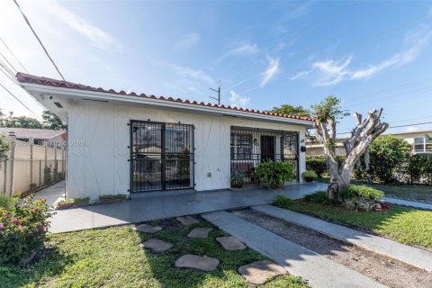 Propiedad comercial en venta en Miami, Florida, 132.85 m2 № 1997617 - foto 4