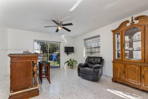 Propiedad comercial en venta en Miami, Florida, 132.85 m2 № 1997617 - foto 12