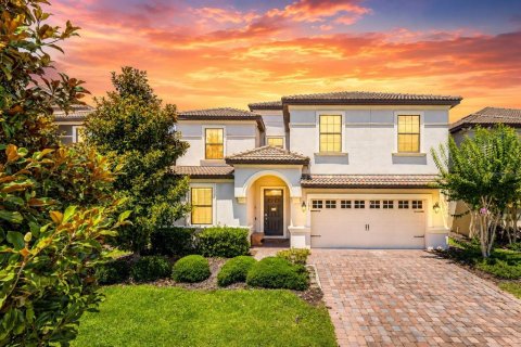 House in Davenport, Florida 8 bedrooms, 363.15 sq.m. № 2229803