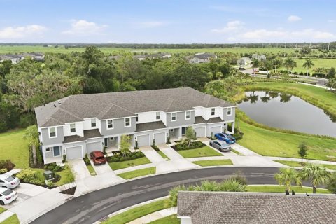 Touwnhouse à vendre à Sarasota, Floride: 3 chambres, 131.64 m2 № 2231414 - photo 2