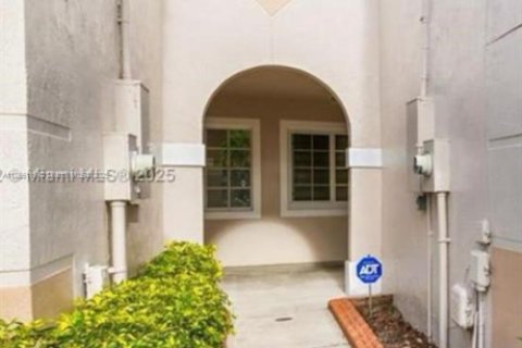 Casa en venta en Miramar, Florida, 2 dormitorios, 95.69 m2 № 1880176 - foto 1