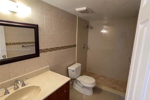 Condo in Hialeah, Florida, 3 bedrooms  № 1691313 - photo 3