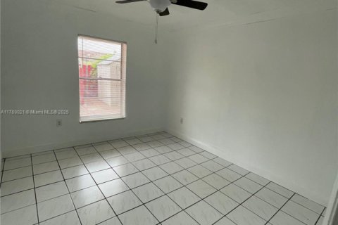 Condo in Hialeah, Florida, 3 bedrooms  № 1691313 - photo 2