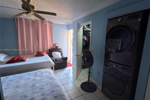Condo in Hialeah, Florida, 3 bedrooms  № 1691313 - photo 17