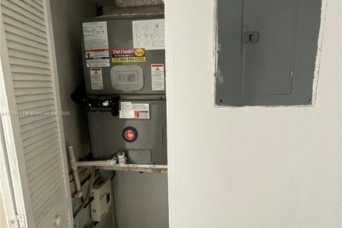 Condo in Hialeah, Florida, 3 bedrooms  № 1691313 - photo 5