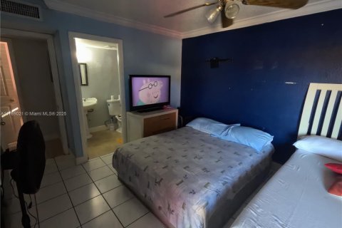 Condo in Hialeah, Florida, 3 bedrooms  № 1691313 - photo 18