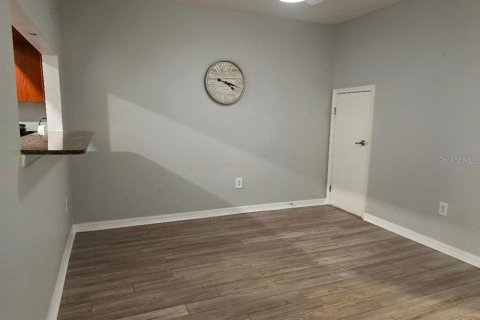Townhouse in Zephyrhills, Florida 2 bedrooms, 145.02 sq.m. № 2097197 - photo 8