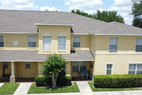 Townhouse in Zephyrhills, Florida 2 bedrooms, 145.02 sq.m. № 2097197