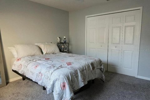 Townhouse in Zephyrhills, Florida 2 bedrooms, 145.02 sq.m. № 2097197 - photo 10