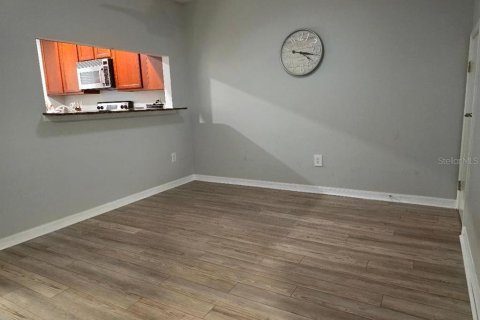 Townhouse in Zephyrhills, Florida 2 bedrooms, 145.02 sq.m. № 2097197 - photo 7