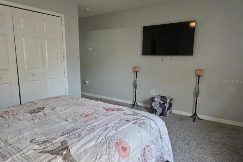 Townhouse in Zephyrhills, Florida 2 bedrooms, 145.02 sq.m. № 2097197 - photo 9