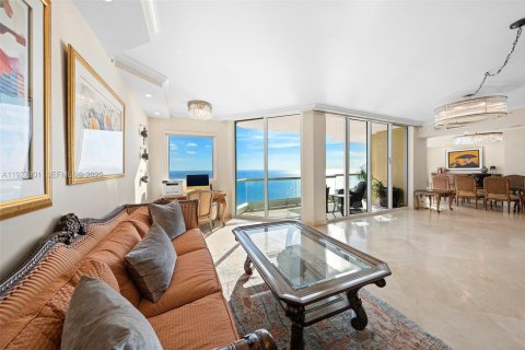 Condominio en venta en Sunny Isles Beach, Florida, 5 dormitorios, 410.16 m2 № 2034564 - foto 13