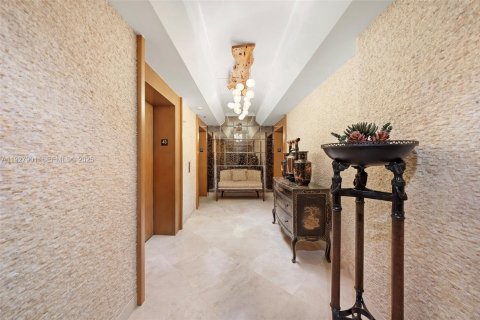 Condominio en venta en Sunny Isles Beach, Florida, 5 dormitorios, 410.16 m2 № 2034564 - foto 3