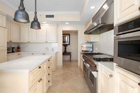 Condominio en venta en Sunny Isles Beach, Florida, 5 dormitorios, 410.16 m2 № 2034564 - foto 20