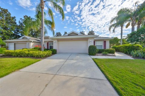 Condo in Sun City Center, Florida, 2 bedrooms  № 1732883 - photo 1