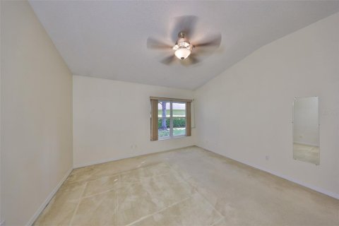 Condo in Sun City Center, Florida, 2 bedrooms  № 1732883 - photo 25