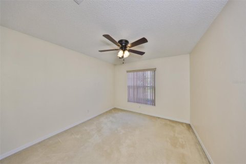 Condo in Sun City Center, Florida, 2 bedrooms  № 1732883 - photo 23