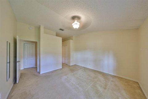 Condo in Sun City Center, Florida, 2 bedrooms  № 1732883 - photo 28