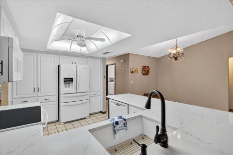Villa ou maison à vendre à Hudson, Floride: 3 chambres, 220.46 m2 № 1900430 - photo 14
