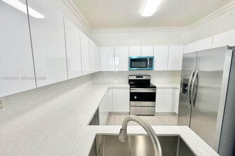 Купить таунхаус в Мирамар, Флорида 3 спальни, 134.24м2, № 2075618 - фото 10
