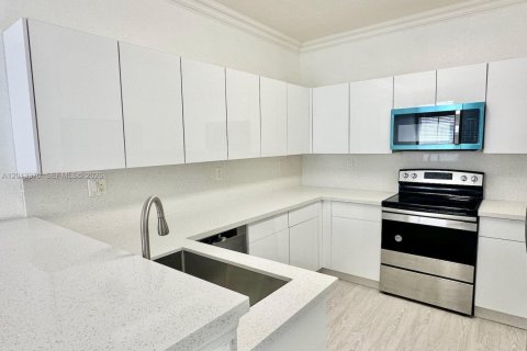 Купить таунхаус в Мирамар, Флорида 3 спальни, 134.24м2, № 2075618 - фото 12