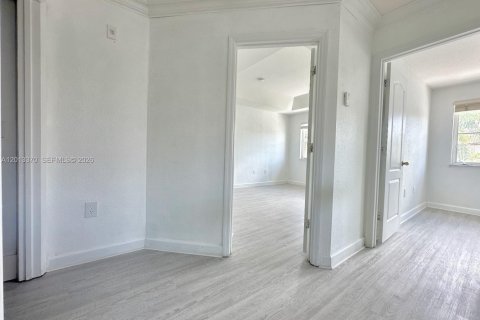 Купить таунхаус в Мирамар, Флорида 3 спальни, 134.24м2, № 2075618 - фото 23