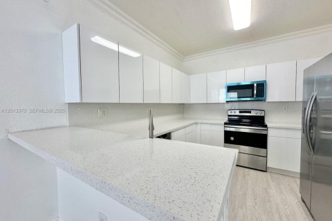 Купить таунхаус в Мирамар, Флорида 3 спальни, 134.24м2, № 2075618 - фото 16