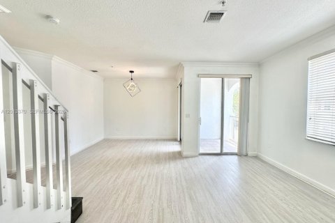 Купить таунхаус в Мирамар, Флорида 3 спальни, 134.24м2, № 2075618 - фото 4