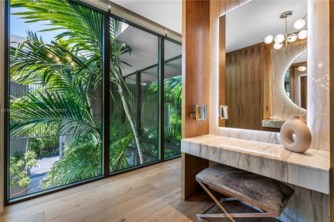 Villa ou maison à vendre à Miami, Floride: 2 chambres, 272.76 m2 № 1818429 - photo 14