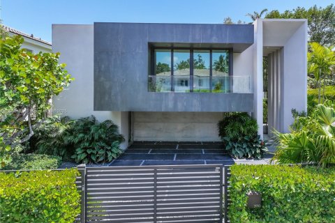 Villa ou maison à vendre à Miami, Floride: 2 chambres, 272.76 m2 № 1818429 - photo 7