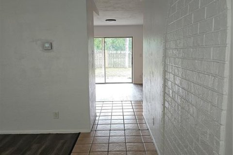 House in Clearwater, Florida 4 bedrooms, 140.65 sq.m. № 1775449 - photo 4