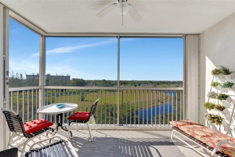 Copropriété à vendre à Pompano Beach, Floride: 2 chambres, 98.85 m2 № 1937993 - photo 1
