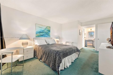 Condominio en venta en Pompano Beach, Florida, 2 dormitorios, 98.85 m2 № 1937993 - foto 24