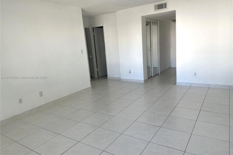 Immobilier commercial à vendre à Hallandale Beach, Floride № 2082598 - photo 14