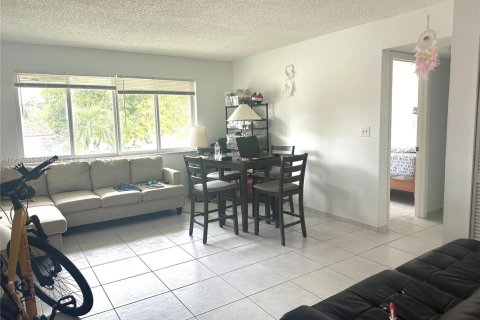 Immobilier commercial à vendre à Hallandale Beach, Floride № 2082598 - photo 16