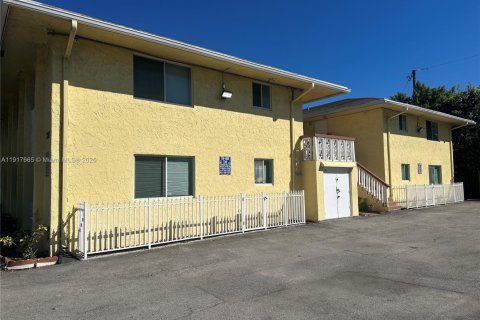 Immobilier commercial à Hallandale Beach, Floride № 2082598