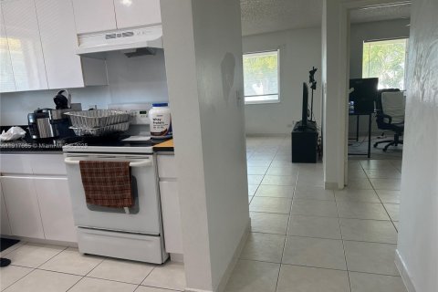 Immobilier commercial à vendre à Hallandale Beach, Floride № 2082598 - photo 11