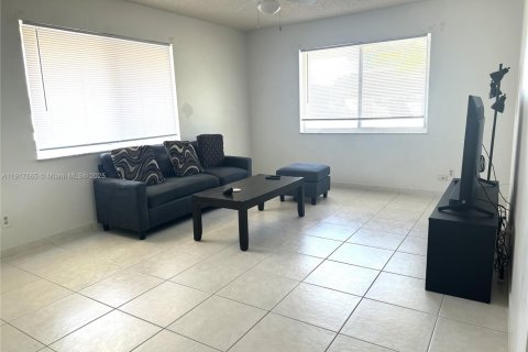 Immobilier commercial à vendre à Hallandale Beach, Floride № 2082598 - photo 19