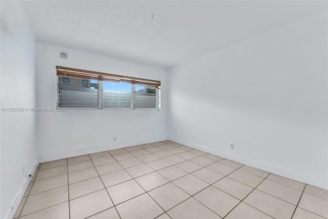Copropriété à vendre à North Miami Beach, Floride: 1 chambre, 74.32 m2 № 1976129 - photo 18