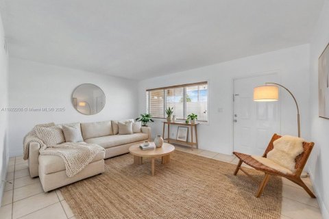Copropriété à vendre à North Miami Beach, Floride: 1 chambre, 74.32 m2 № 1976129 - photo 11