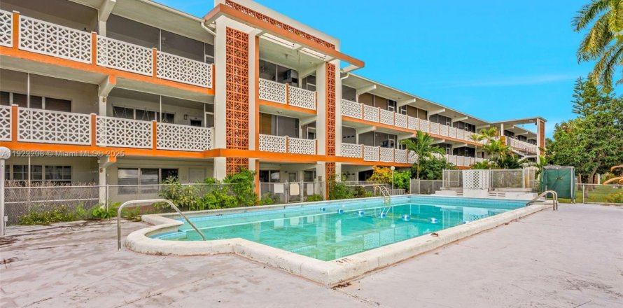 Condo à North Miami Beach, Floride, 1 chambre  № 1976129